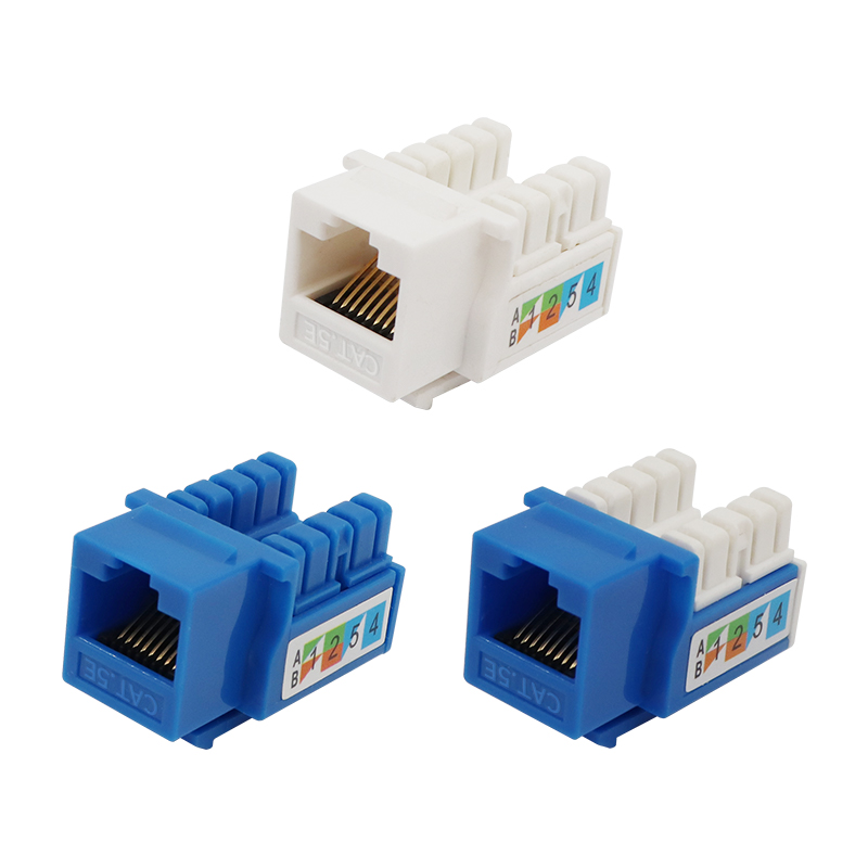 CAT5e UTP Conector perforado de 90 grados