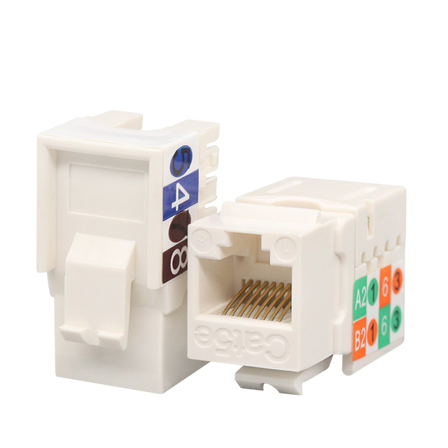 CAT5e UTP Conector perforado de 90 grados