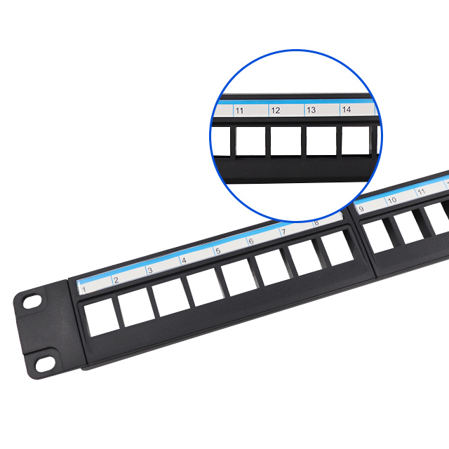 Panel de conexión en blanco UTP de 19'' 1U y 24 puertos