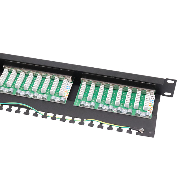 Panel de conexión perforado CAT6 STP de 19'' 1U y 24 puertos